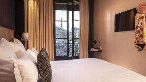 Premium bedding, in-room safe, desk, blackout curtains