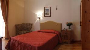 Una cassaforte in camera, una scrivania