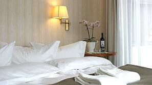 Hochwertige Bettwaren, Pillowtop-Betten, Zimmersafe, Schreibtisch