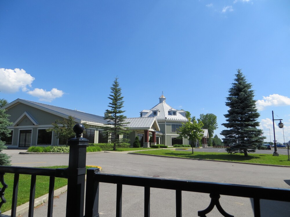 Hotel St. Bernard in StBernarddeLacolle Best Rates & Deals on Orbitz