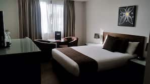 Minibar, in-room safe, iron/ironing board, free WiFi