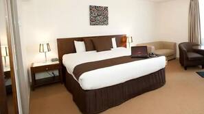 Minibar, in-room safe, iron/ironing board, free WiFi