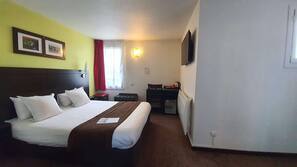 Memory foam beds, desk, laptop workspace, blackout drapes