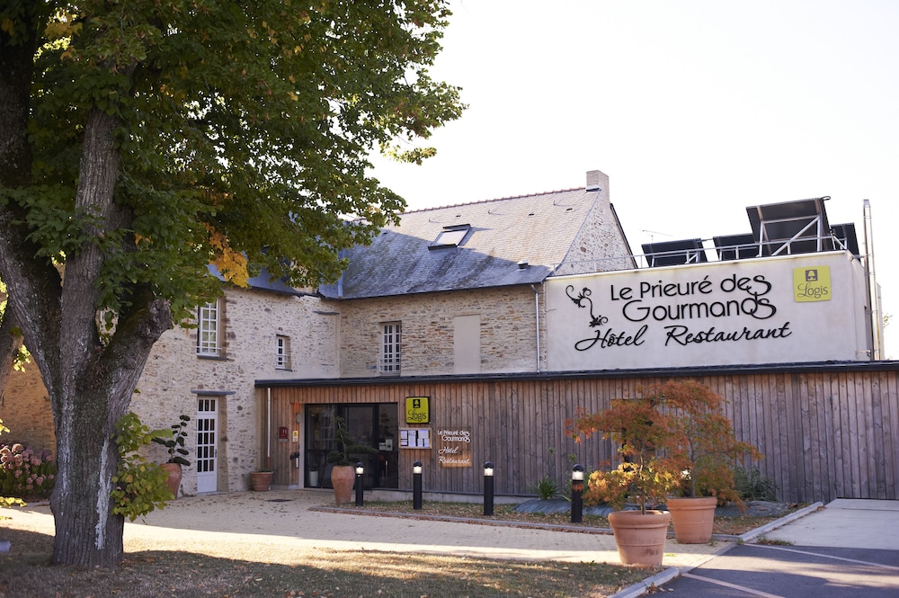 Hotel Le Prieure Des Gourmands in Bonnoeuvre, France