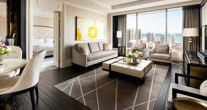 The Ritz-Carlton, Toronto