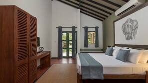 In-room safe, individually furnished, desk, blackout curtains