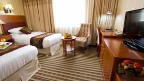 Minibar, in-room safe, desk, iron/ironing board