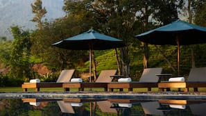 5 outdoor pools