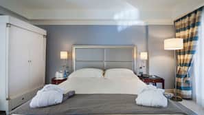 Down comforters, pillowtop beds, minibar, in-room safe