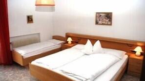 1 camera, biancheria da letto di alta qualità, una scrivania