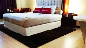 1 bedroom, Egyptian cotton sheets, memory foam beds, in-room safe