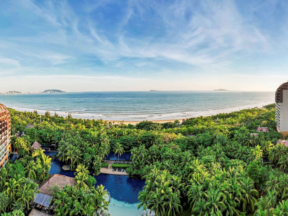 a romantic retreat at the pullman oceanview sanya bay resort & spa