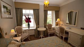 Iron/ironing board, rollaway beds, free WiFi