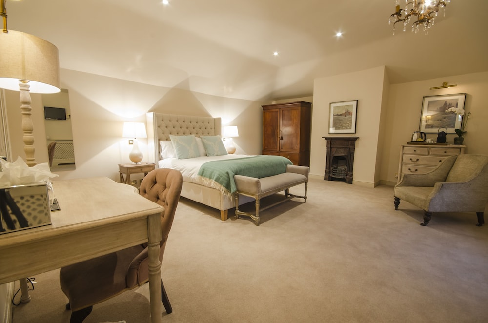 The Black Lion, Long Melford