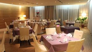 Breakfast, dinner and brunch served, al fresco dining
