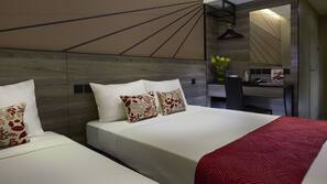 Desk, iron/ironing board, free WiFi, linens
