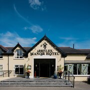 These electrifying pubs are the best places to hook up with Irish girls with your charm. East Coast and Midlands (County Dublin, County Kildare, County Laois, County Waterford (Port Lirge) Irelands oldest city. Ireland - Hook Up Travels