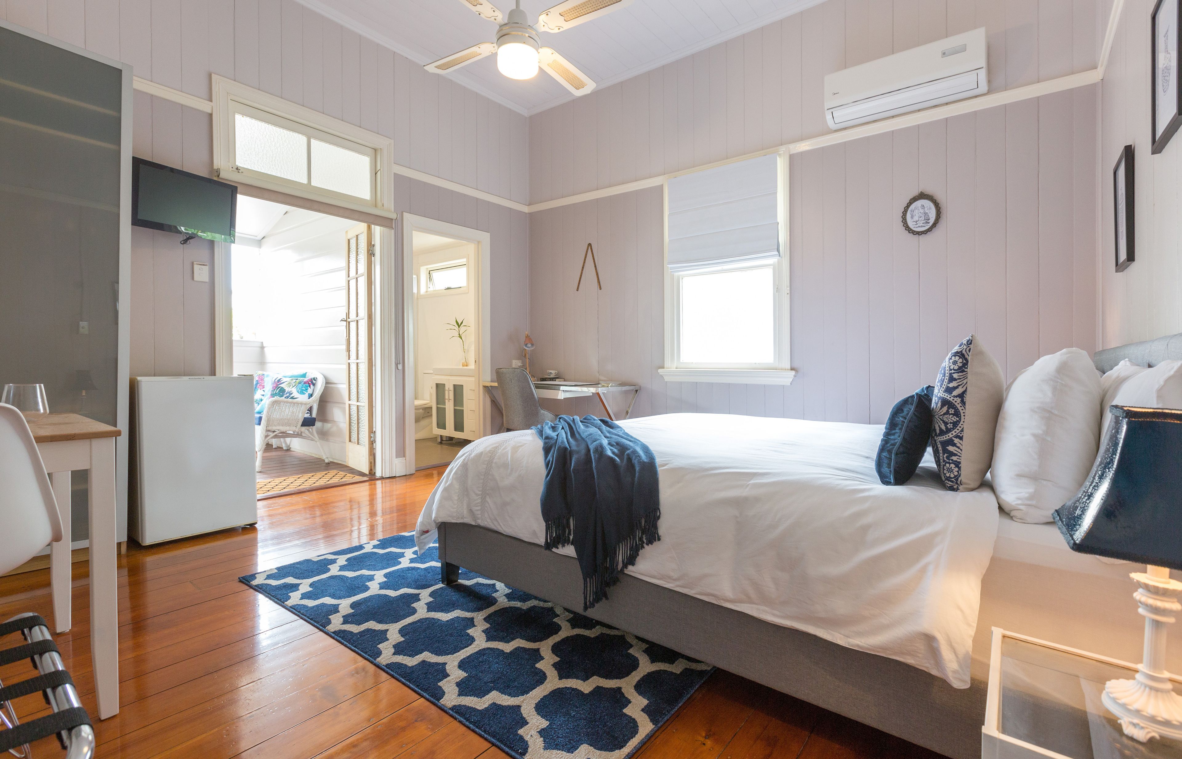 99 Kirkland Bed & Breakfast