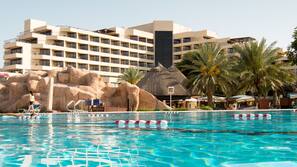 3 outdoor pools