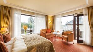 Premium bedding, in-room safe, individually furnished, blackout curtains