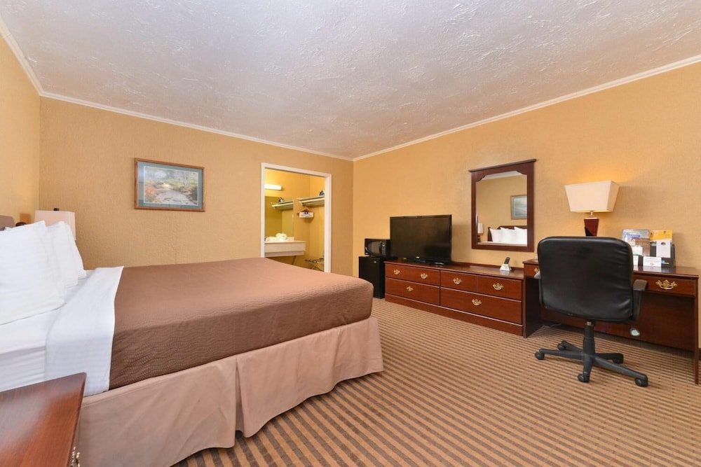 Executive Plus Inn & Suites