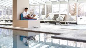 Innenpool, Außenpool, geöffnet von 07:00 Uhr bis 20:00 Uhr, Liegestühle