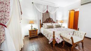 Minibar, in-room safe, desk, blackout drapes