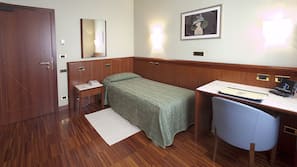 Surmatelas, minibar, coffre-forts dans les chambres, bureau