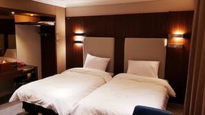 Free minibar, desk, blackout drapes, soundproofing