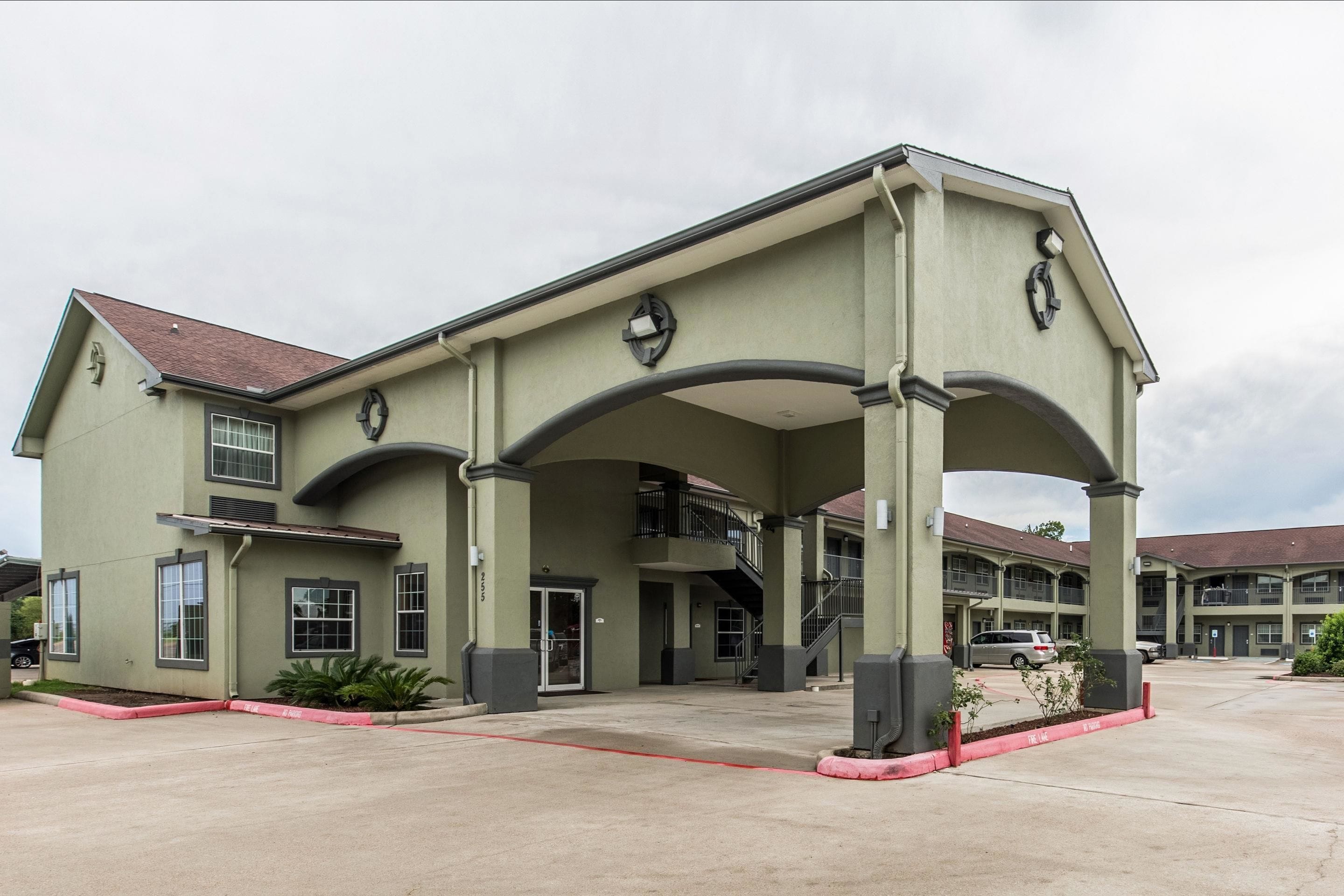 Quality Inn & Suites in Bridge City, United States