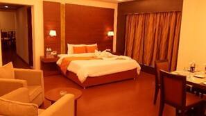 1 bedroom, minibar, in-room safe, desk