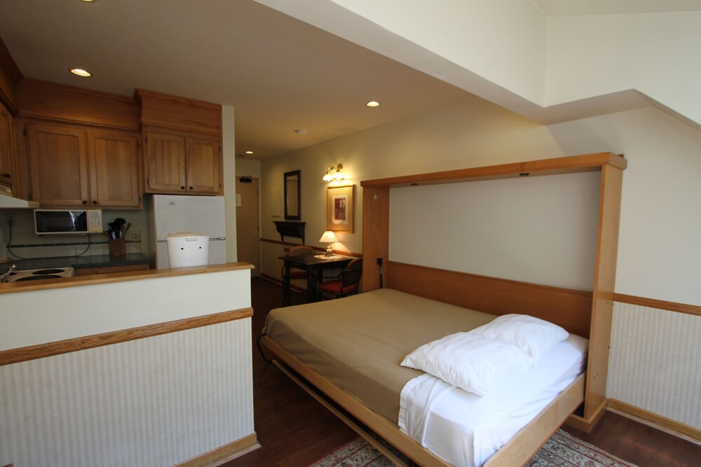 Clock Tower Resort in Whistler Best Rates & Deals on Orbitz