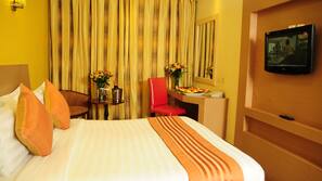 Hypo-allergenic bedding, minibar, in-room safe, individually decorated
