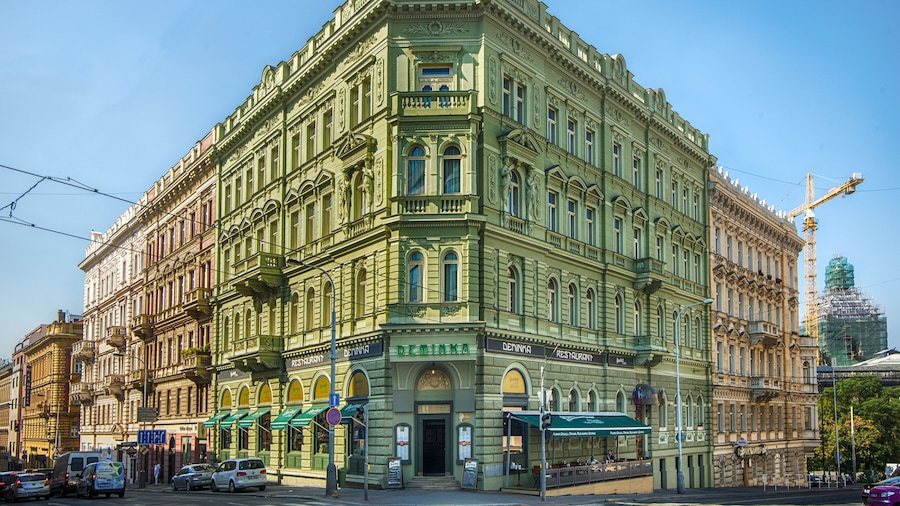 Deminka Palace