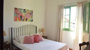 Literie de qualité supérieure, surmatelas, minibar