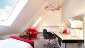 Premium bedding, in-room safe, desk, blackout curtains