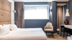 Hypo-allergenic bedding, minibar, in-room safe, desk