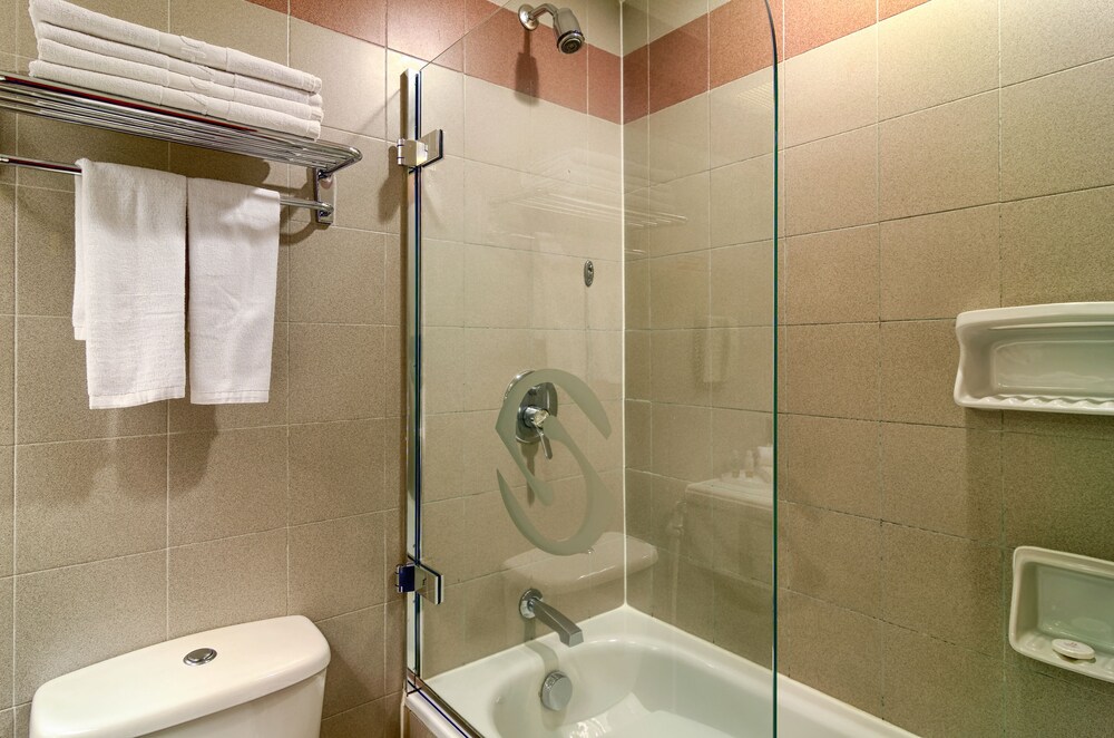 Hotel ShangriLa Kota Kinabalu in Kota Kinabalu Best Rates & Deals on