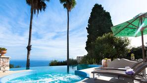 Piscina all'aperto
