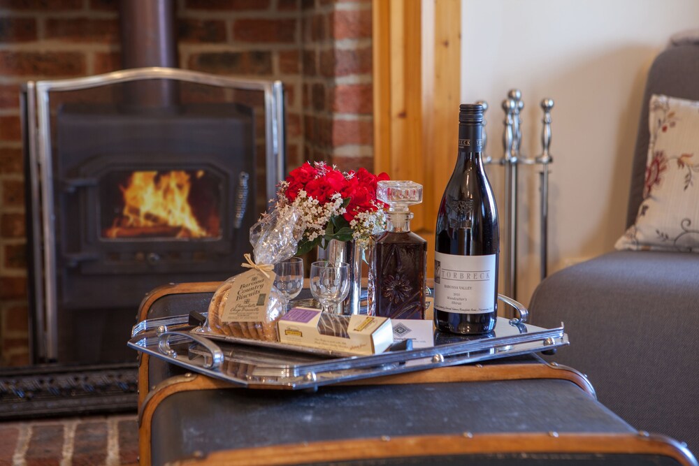 Stonewell Cottages & Vineyards