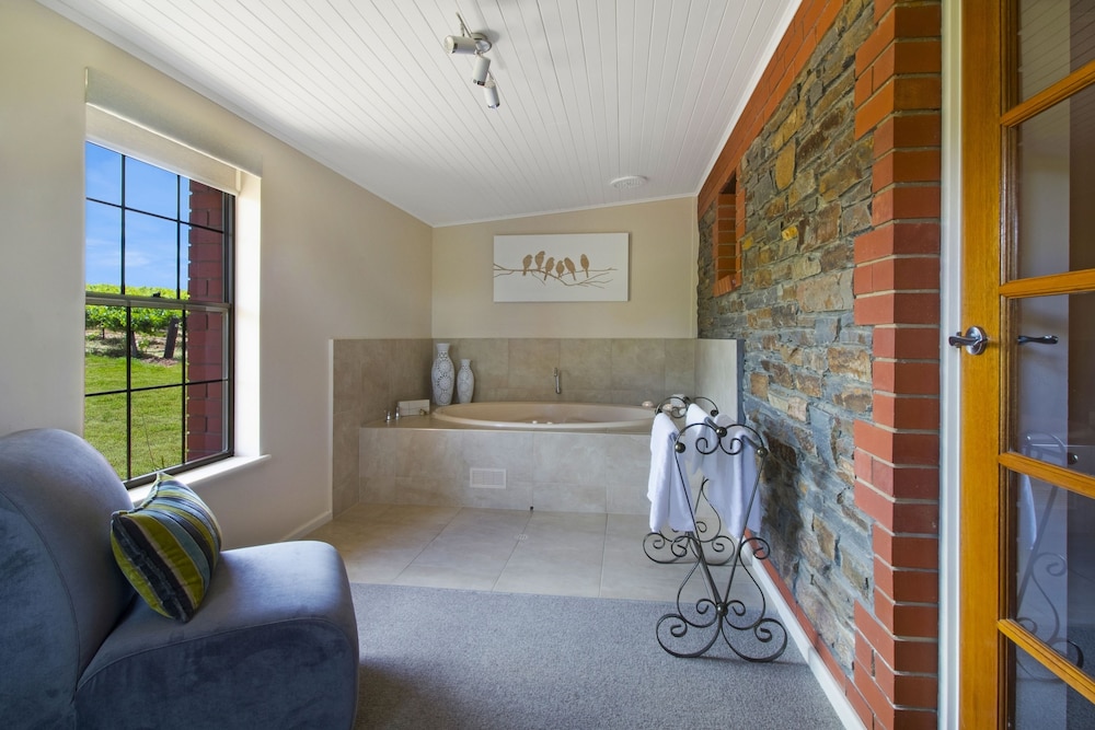 Stonewell Cottages & Vineyards