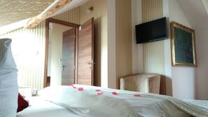 Escrivaninha, Wi-Fi de cortesia, roupa de cama