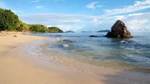 Private beach, free beach cabanas, sun-loungers, beach umbrellas