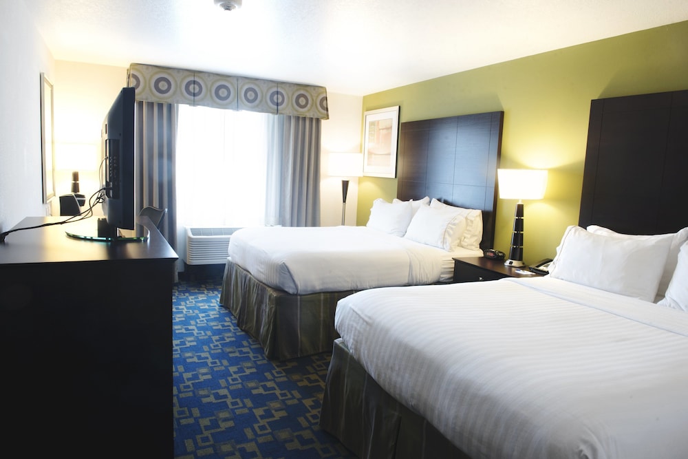 Holiday Inn Express and Suites Urbandale, an IHG Hotel