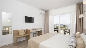 Premium bedding, desk, rollaway beds, free WiFi