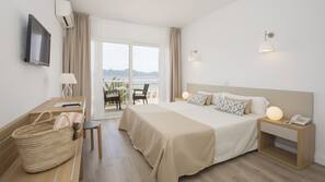 Premium bedding, desk, rollaway beds, free WiFi