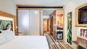 Minibar, in-room safe, desk, soundproofing