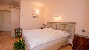 Down duvet, iron/ironing board, free cots/infant beds, free WiFi