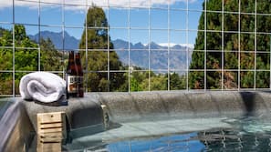 Outdoor spa bath
