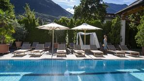 Indoor pool, seasonal outdoor pool